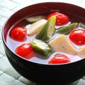 オクラとミニトマトの冷たい和風スープ